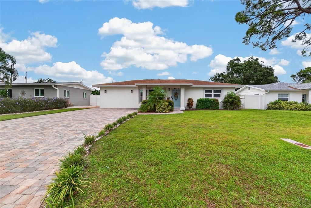 For Sale: $475,000 (3 beds, 2 baths, 1590 Square Feet)