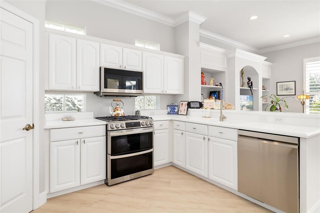 For Sale: $518,000 (3 beds, 2 baths, 2060 Square Feet)