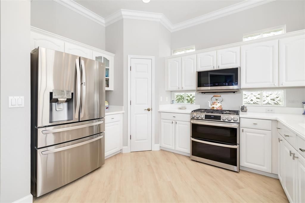 For Sale: $518,000 (3 beds, 2 baths, 2060 Square Feet)