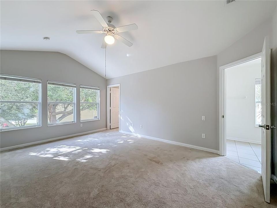 For Sale: $305,000 (3 beds, 2 baths, 1647 Square Feet)