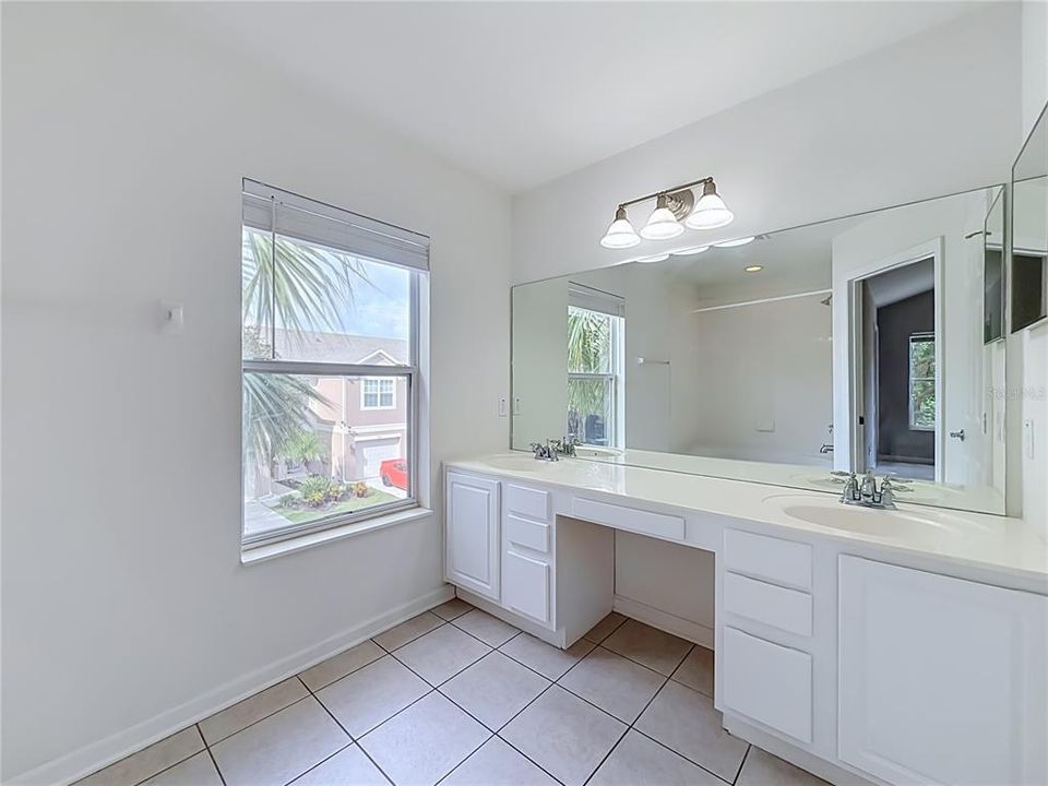 For Sale: $305,000 (3 beds, 2 baths, 1647 Square Feet)