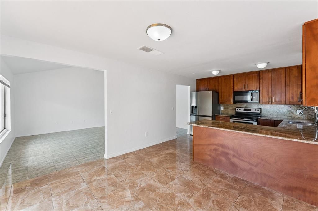 For Sale: $437,500 (4 beds, 2 baths, 1519 Square Feet)