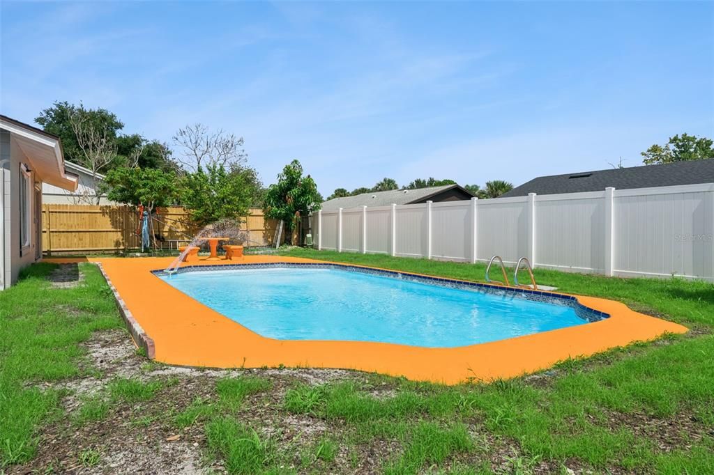 For Sale: $437,500 (4 beds, 2 baths, 1519 Square Feet)