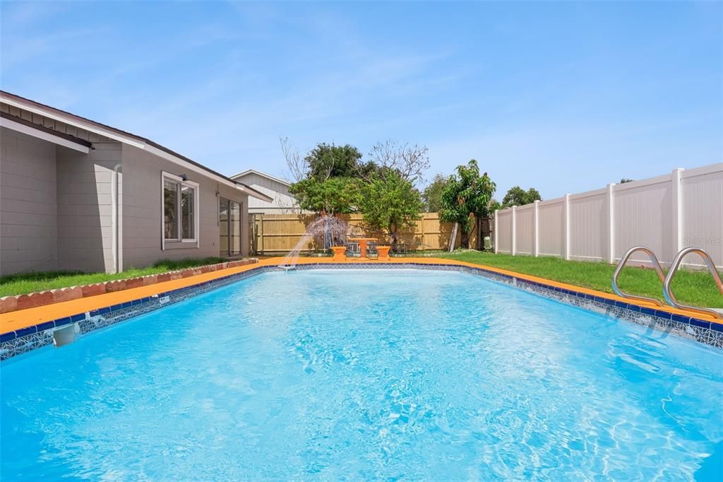 For Sale: $437,500 (4 beds, 2 baths, 1519 Square Feet)