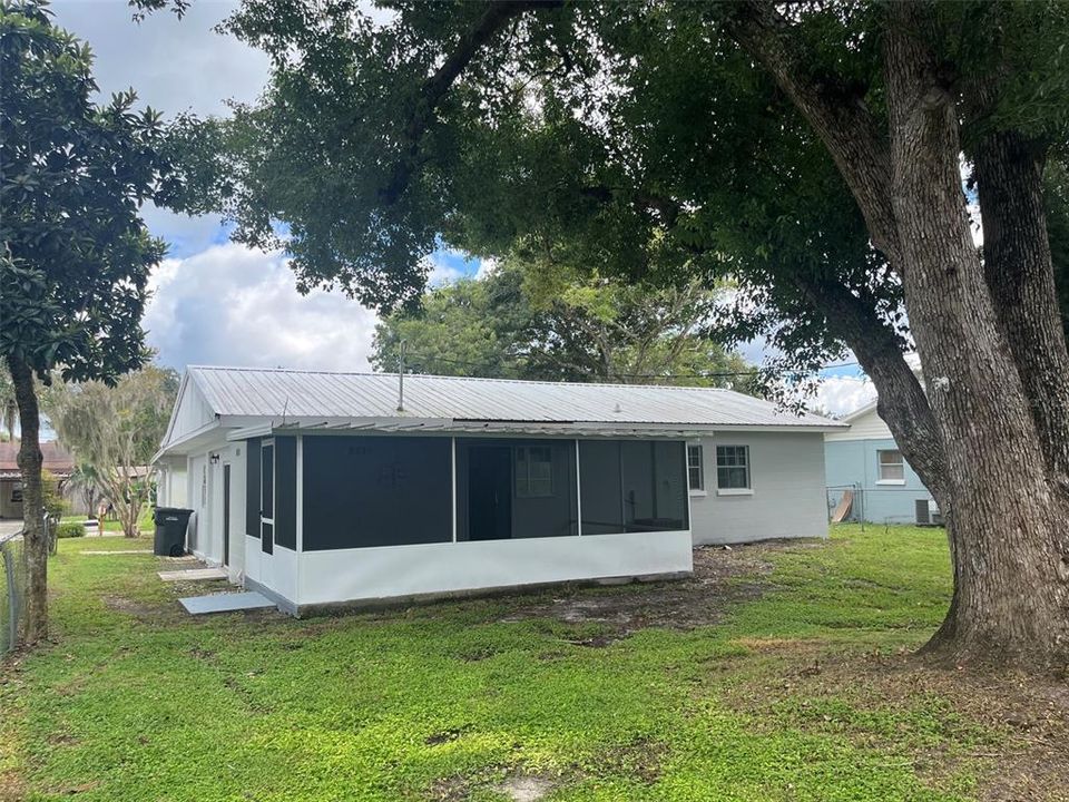 For Sale: $249,900 (3 beds, 1 baths, 927 Square Feet)