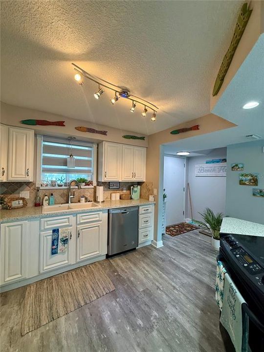 出租: $3,250 (2 贝兹, 2 浴室, 1201 平方英尺)