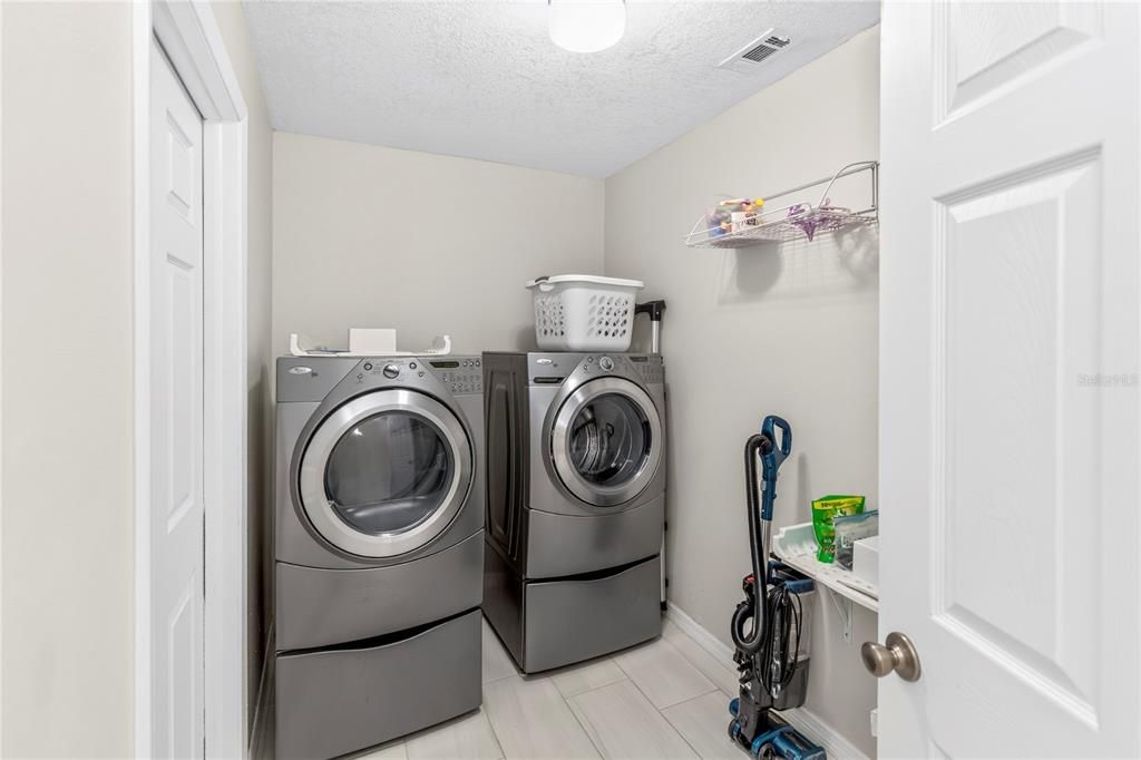 Activo con contrato: $399,000 (3 camas, 2 baños, 1510 Pies cuadrados)