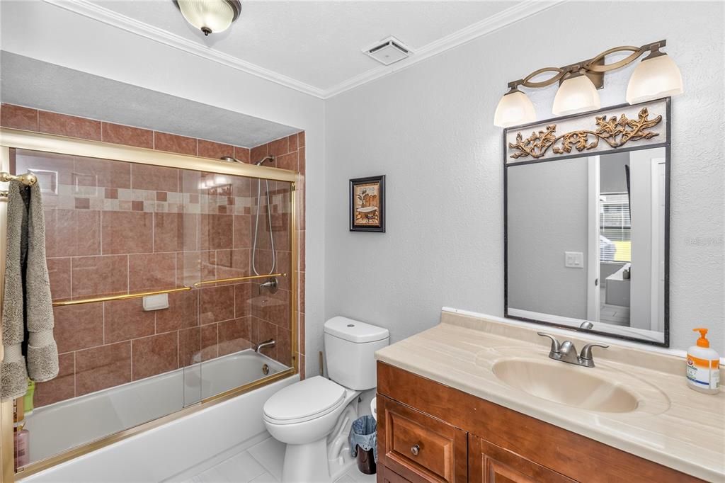 Activo con contrato: $399,000 (3 camas, 2 baños, 1510 Pies cuadrados)