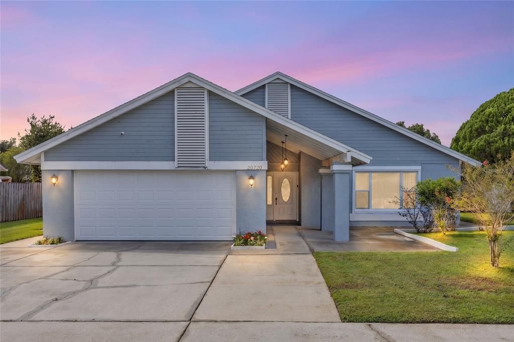 Activo con contrato: $399,000 (3 camas, 2 baños, 1510 Pies cuadrados)