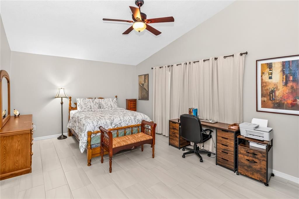 Activo con contrato: $399,000 (3 camas, 2 baños, 1510 Pies cuadrados)