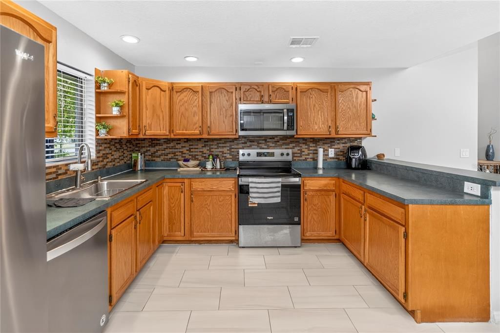 Activo con contrato: $399,000 (3 camas, 2 baños, 1510 Pies cuadrados)