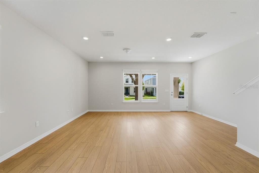 For Rent: $2,990 (4 beds, 2 baths, 1770 Square Feet)