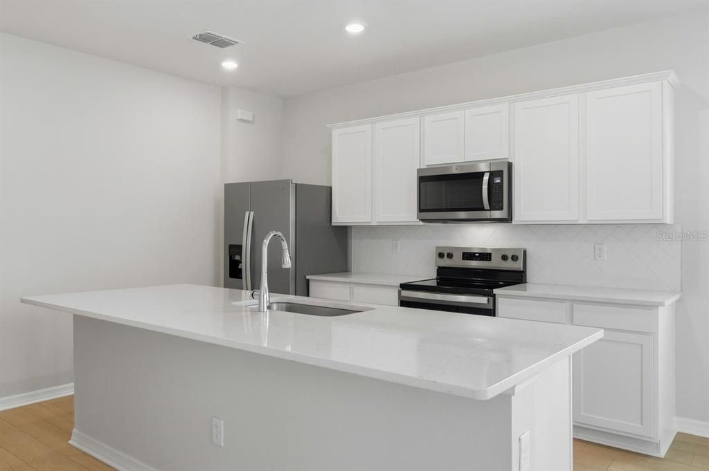For Rent: $2,990 (4 beds, 2 baths, 1770 Square Feet)