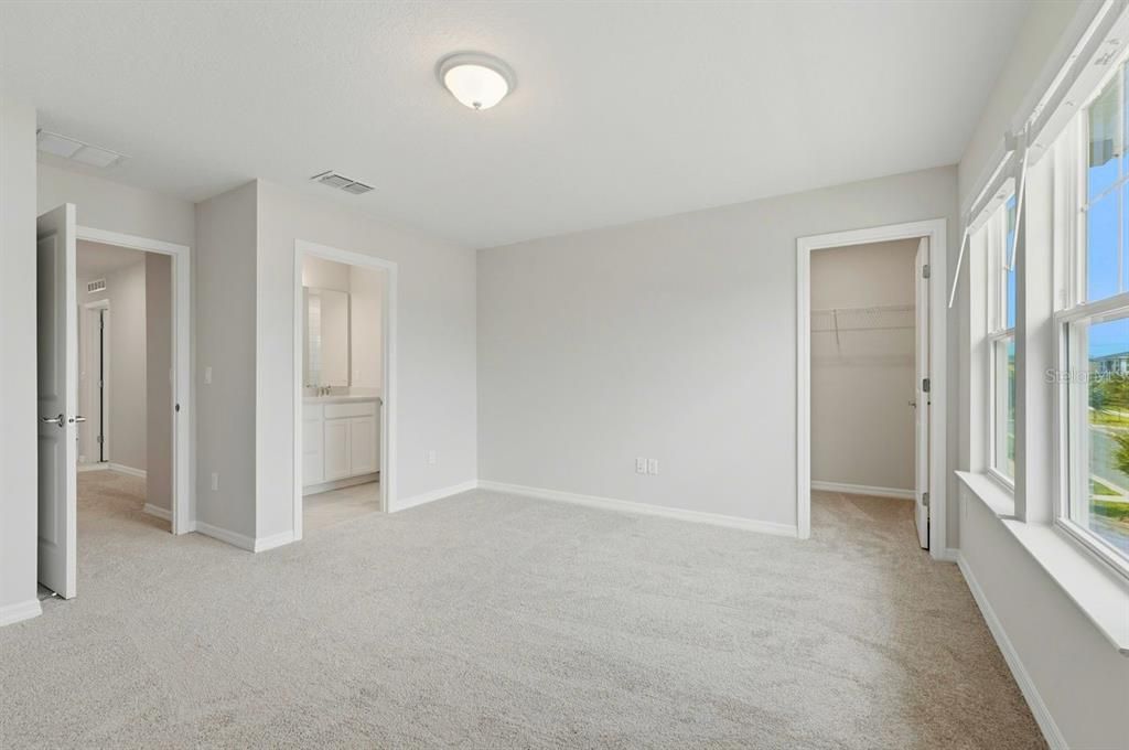 For Rent: $2,990 (4 beds, 2 baths, 1770 Square Feet)