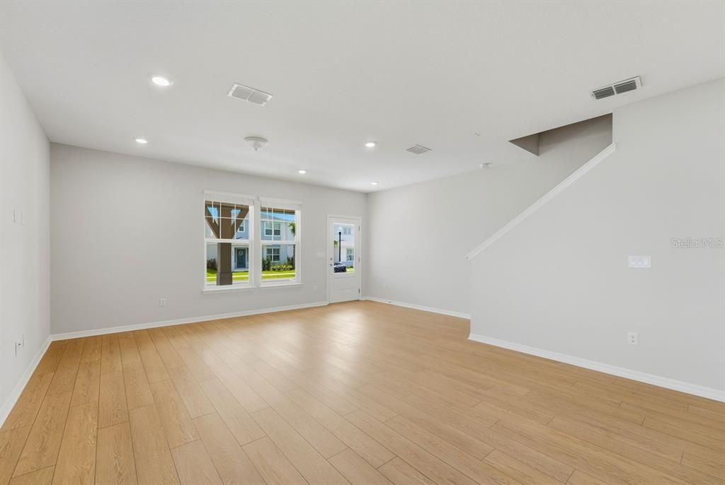 For Rent: $2,990 (4 beds, 2 baths, 1770 Square Feet)