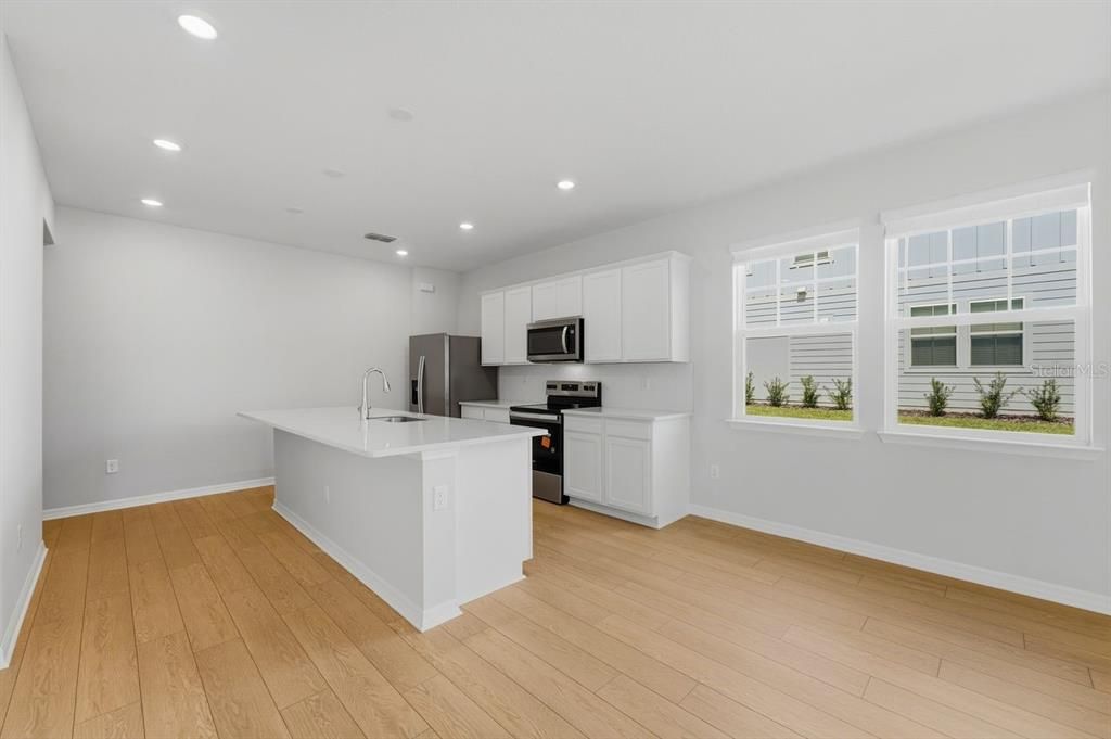 For Rent: $2,990 (4 beds, 2 baths, 1770 Square Feet)