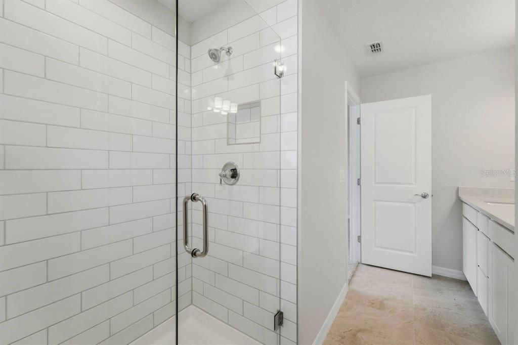 For Rent: $2,990 (4 beds, 2 baths, 1770 Square Feet)