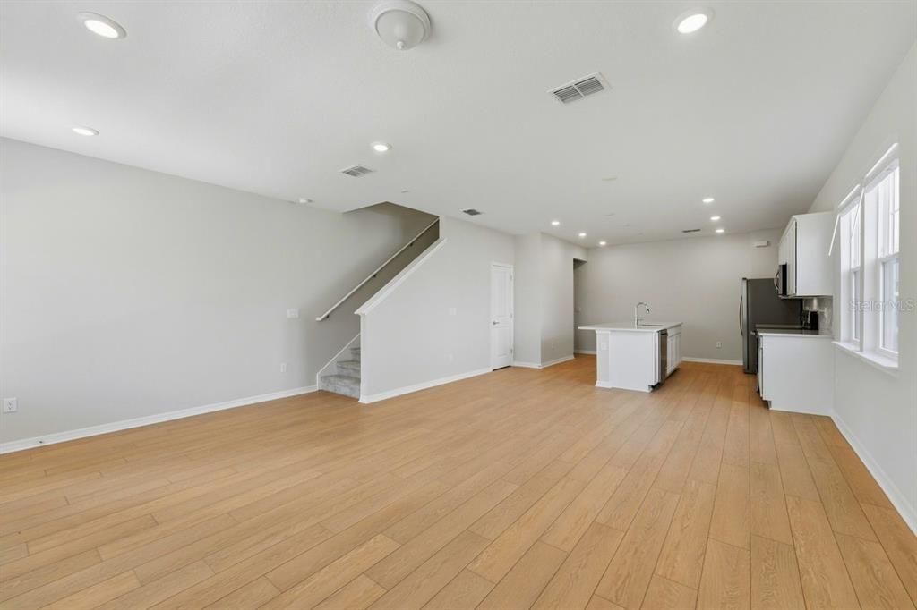 For Rent: $2,990 (4 beds, 2 baths, 1770 Square Feet)