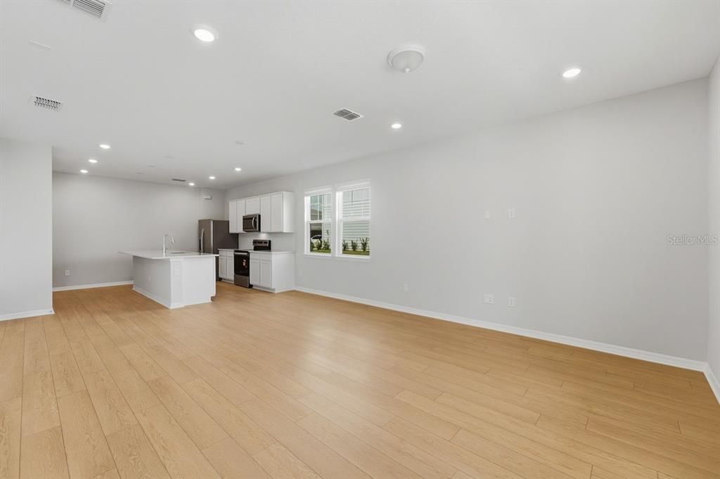 For Rent: $2,990 (4 beds, 2 baths, 1770 Square Feet)