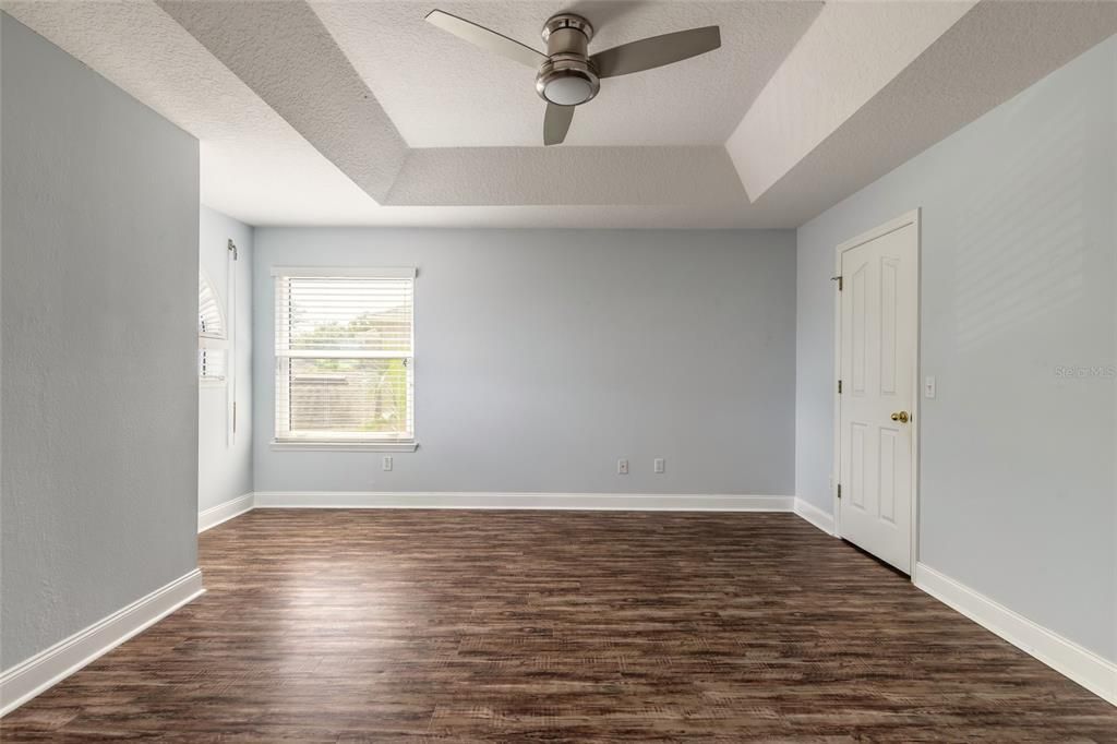 For Sale: $375,000 (3 beds, 2 baths, 1704 Square Feet)