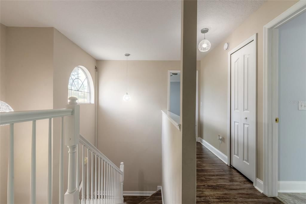 For Sale: $375,000 (3 beds, 2 baths, 1704 Square Feet)