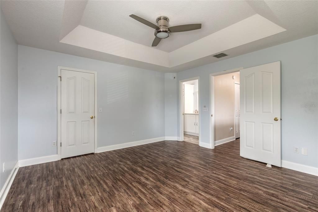 For Sale: $375,000 (3 beds, 2 baths, 1704 Square Feet)