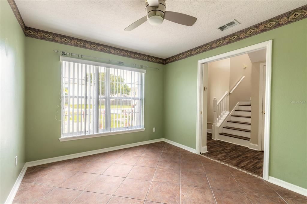 For Sale: $375,000 (3 beds, 2 baths, 1704 Square Feet)