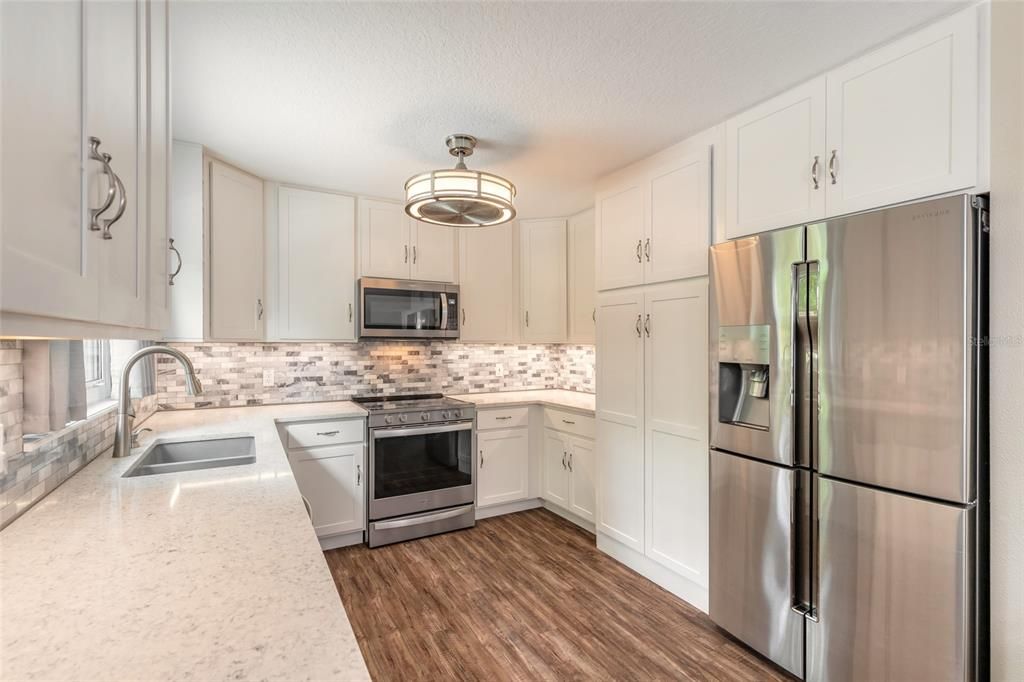 For Sale: $375,000 (3 beds, 2 baths, 1704 Square Feet)