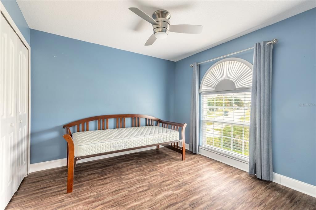 For Sale: $375,000 (3 beds, 2 baths, 1704 Square Feet)