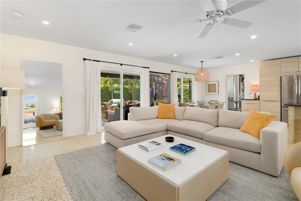 En Venta: $675,000 (3 camas, 2 baños, 1441 Pies cuadrados)