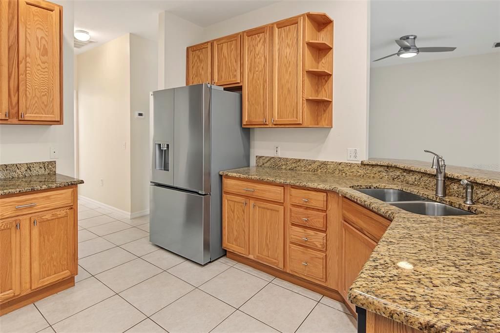 For Sale: $275,000 (2 beds, 2 baths, 1488 Square Feet)