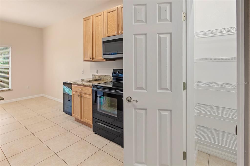 For Sale: $275,000 (2 beds, 2 baths, 1488 Square Feet)