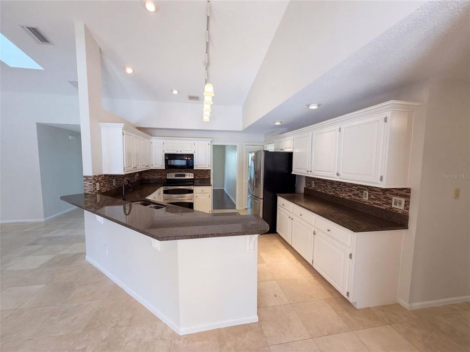 For Sale: $515,000 (4 beds, 2 baths, 2294 Square Feet)