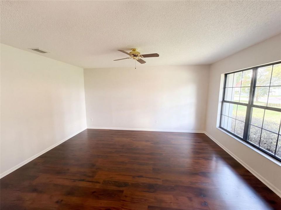 For Sale: $515,000 (4 beds, 2 baths, 2294 Square Feet)