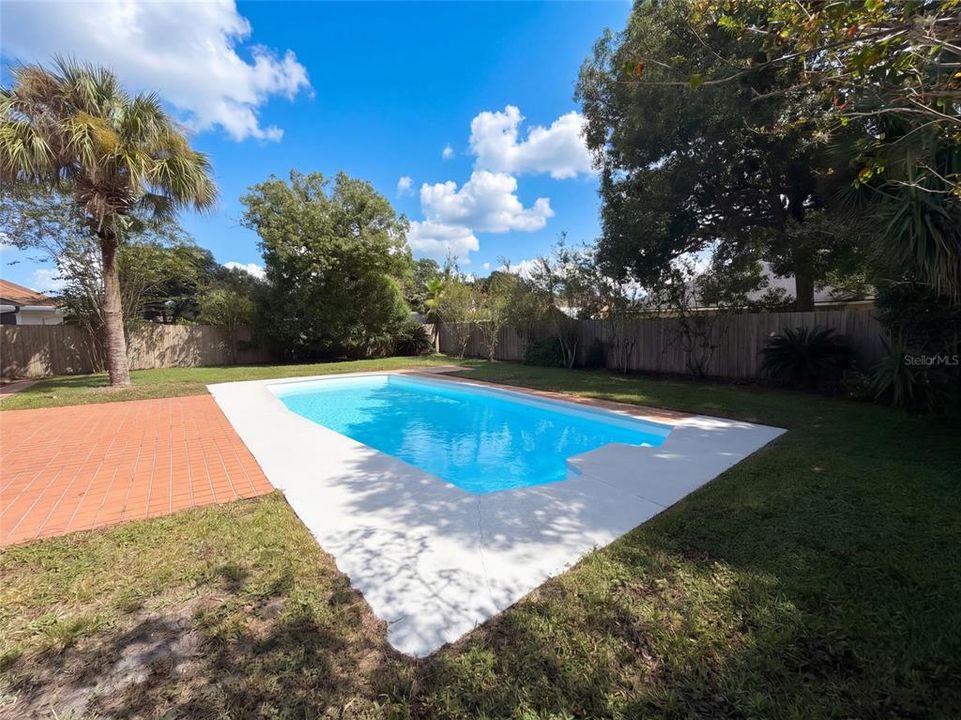 For Sale: $515,000 (4 beds, 2 baths, 2294 Square Feet)