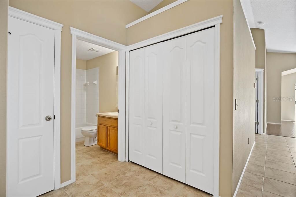 For Rent: $2,400 (3 beds, 2 baths, 1300 Square Feet)