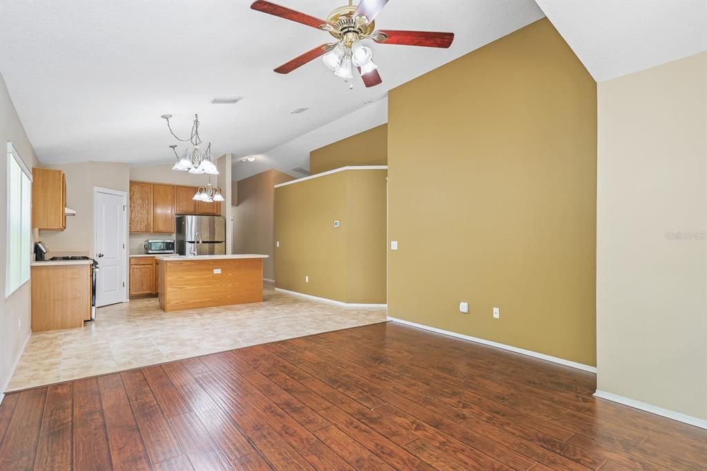 For Rent: $2,400 (3 beds, 2 baths, 1300 Square Feet)