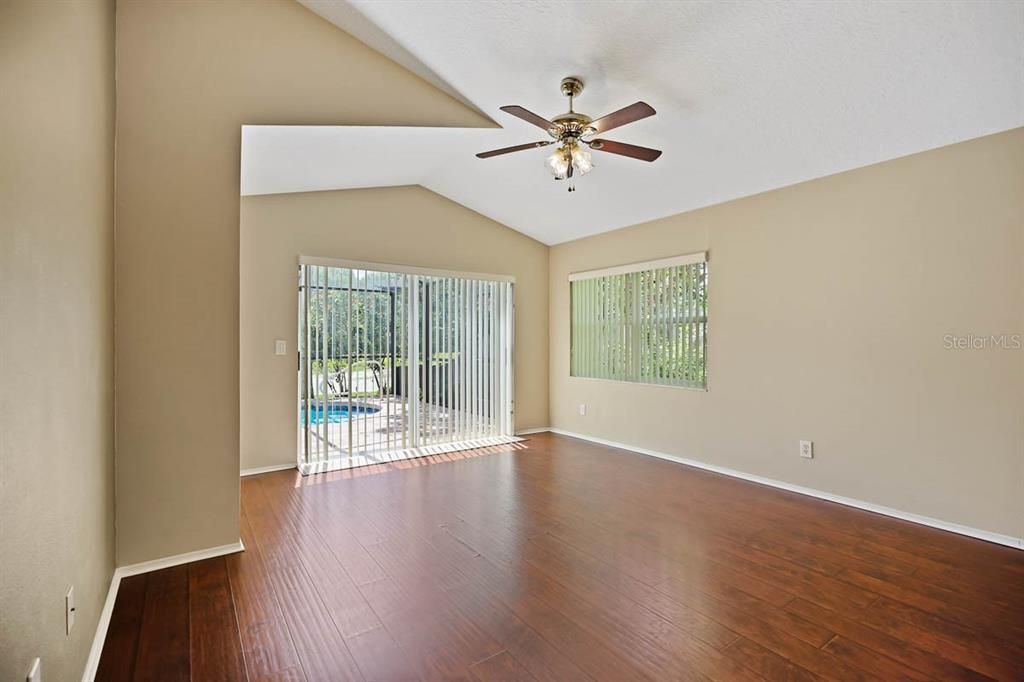 For Rent: $2,400 (3 beds, 2 baths, 1300 Square Feet)