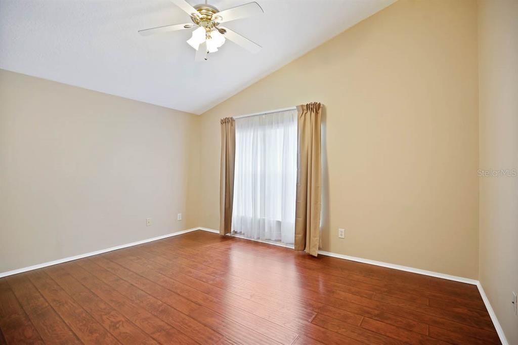 For Rent: $2,400 (3 beds, 2 baths, 1300 Square Feet)
