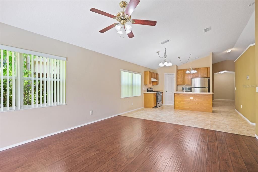 For Rent: $2,400 (3 beds, 2 baths, 1300 Square Feet)