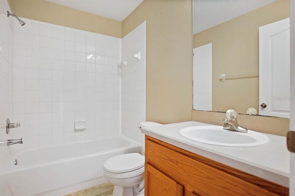 For Rent: $2,400 (3 beds, 2 baths, 1300 Square Feet)