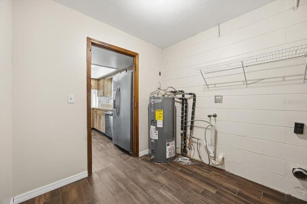 En Venta: $394,500 (4 camas, 2 baños, 1600 Pies cuadrados)