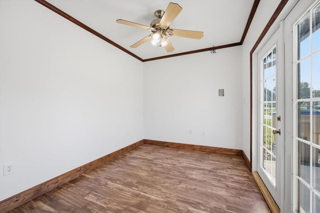 En Venta: $394,500 (4 camas, 2 baños, 1600 Pies cuadrados)