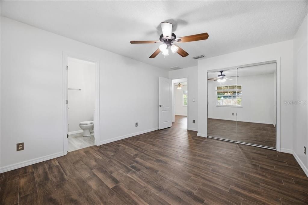 En Venta: $394,500 (4 camas, 2 baños, 1600 Pies cuadrados)