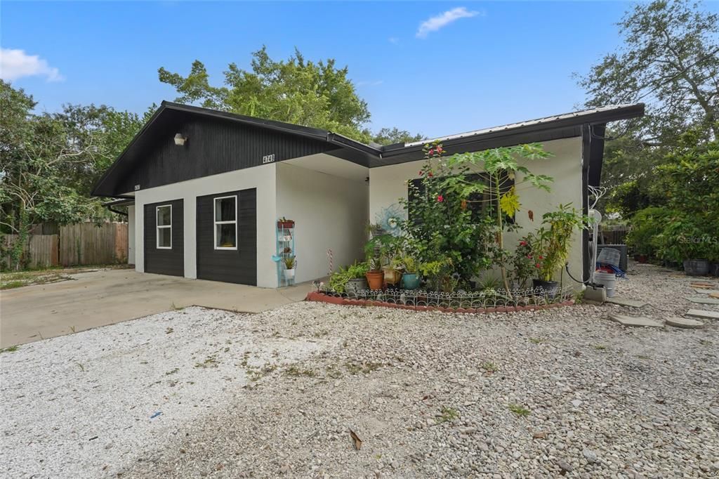 For Sale: $599,000 (6 beds, 0 baths, 2302 Square Feet)