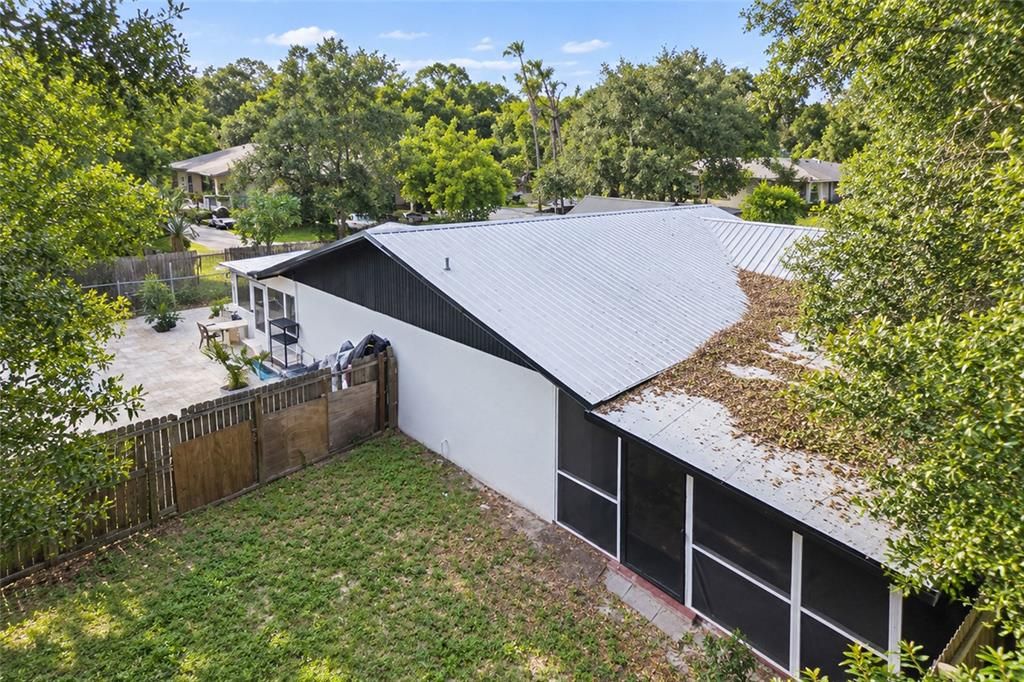 For Sale: $599,000 (6 beds, 0 baths, 2302 Square Feet)