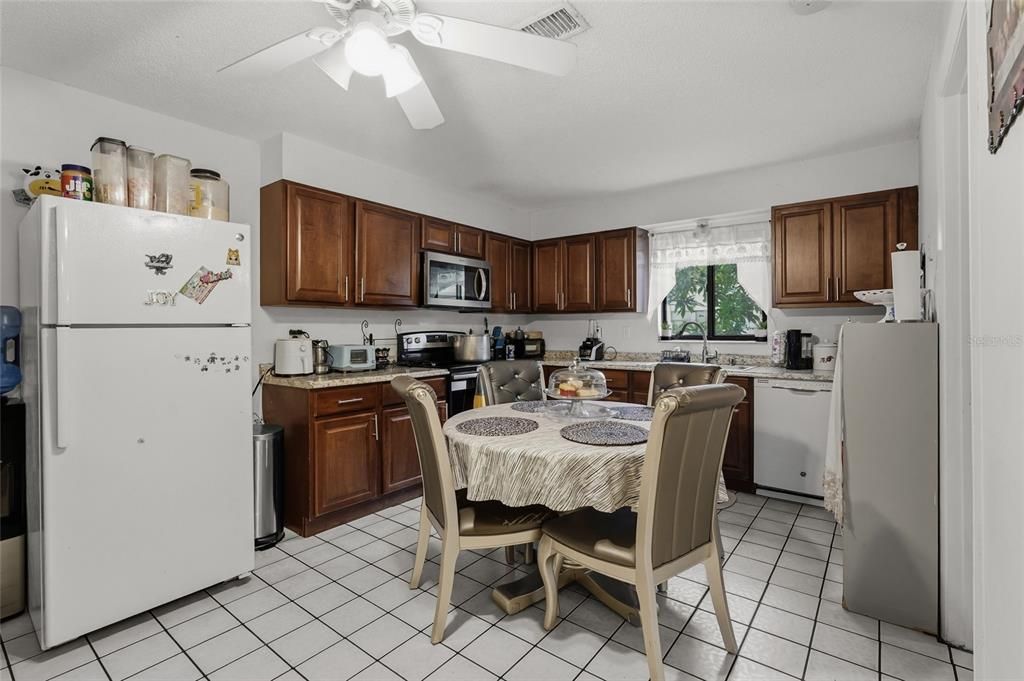 For Sale: $599,000 (6 beds, 0 baths, 2302 Square Feet)