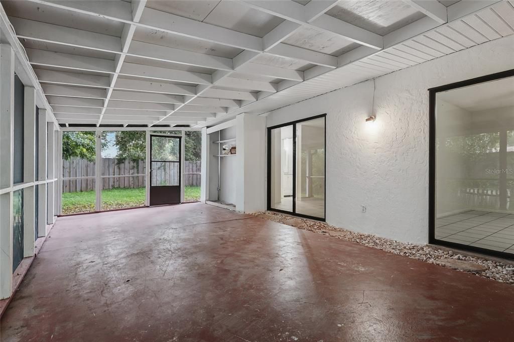 For Sale: $599,000 (6 beds, 0 baths, 2302 Square Feet)