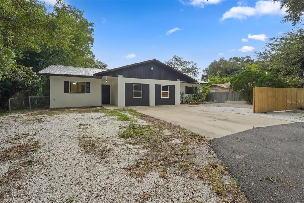 For Sale: $599,000 (6 beds, 0 baths, 2302 Square Feet)