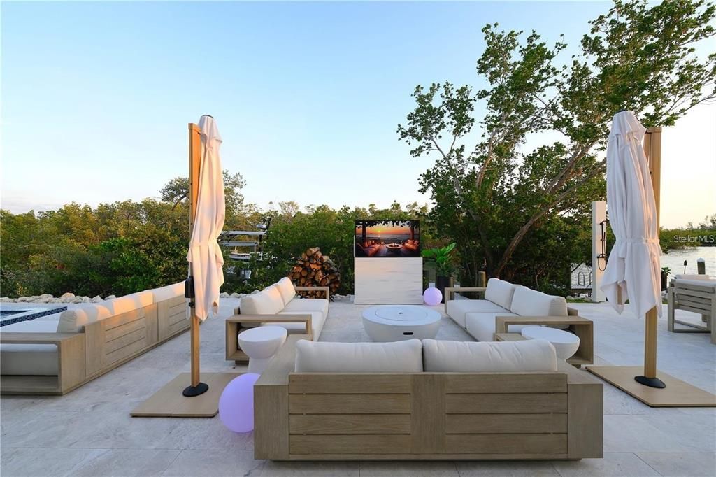 For Sale: $6,500,000 (4 beds, 3 baths, 3294 Square Feet)